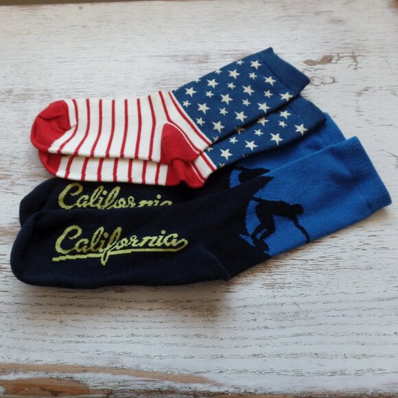 Accessories - Socks Set of Two (2) CALIFORNIA Surf & Flag NWOT